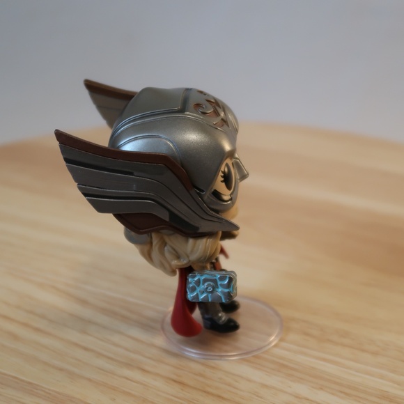 Funko Pop - Marvel: Mighty Thor #1041 (Thor: Love and Thunder) - [NO BOX] - Picture 2 of 4